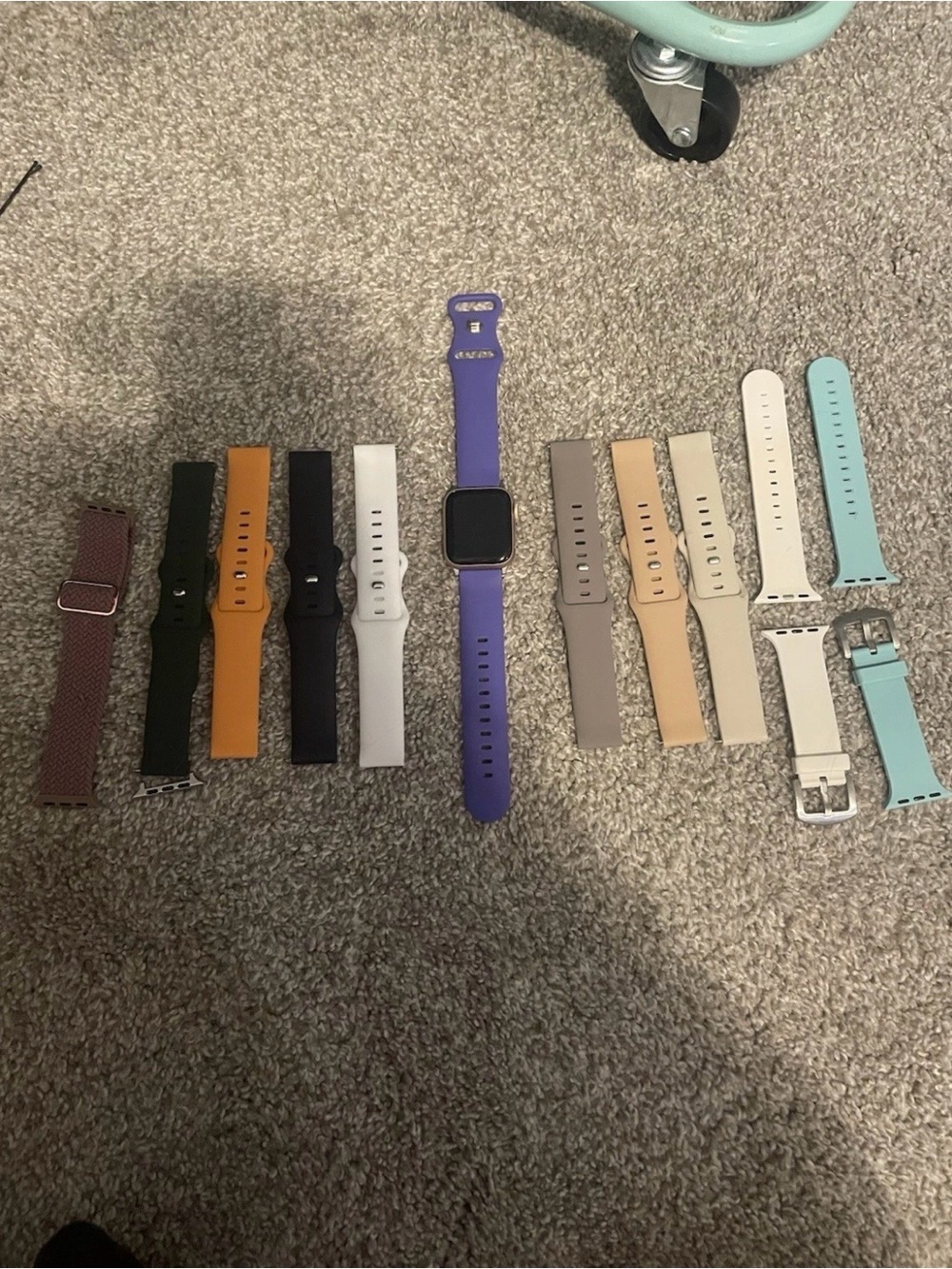 Apple Watch SE With 12 watch bands and charger, slight scratches